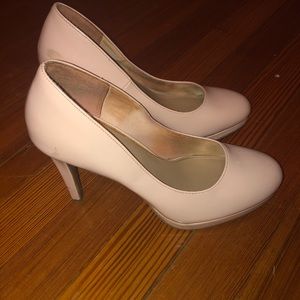 Sexy nude pump
